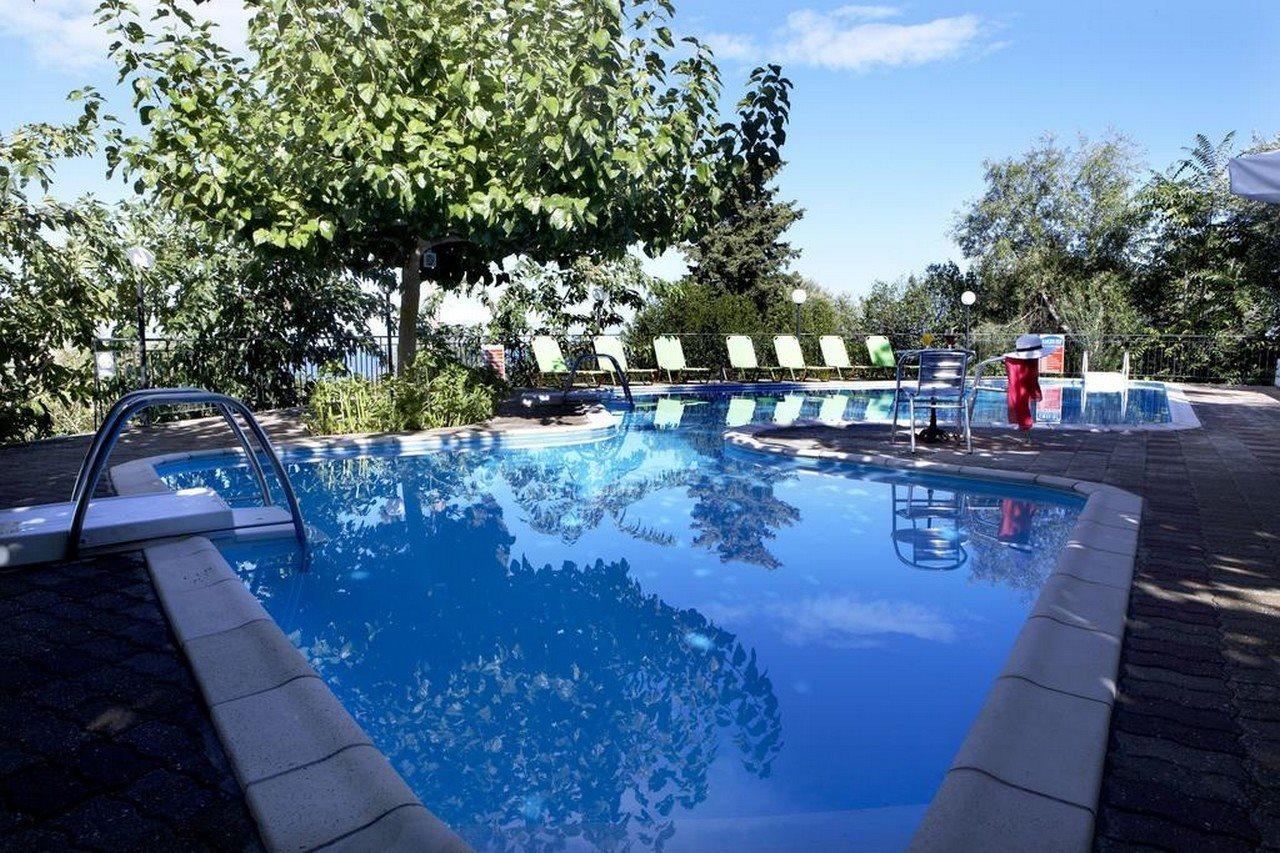 Dafnoudi Hotel Apartments Antipata Kültér fotó