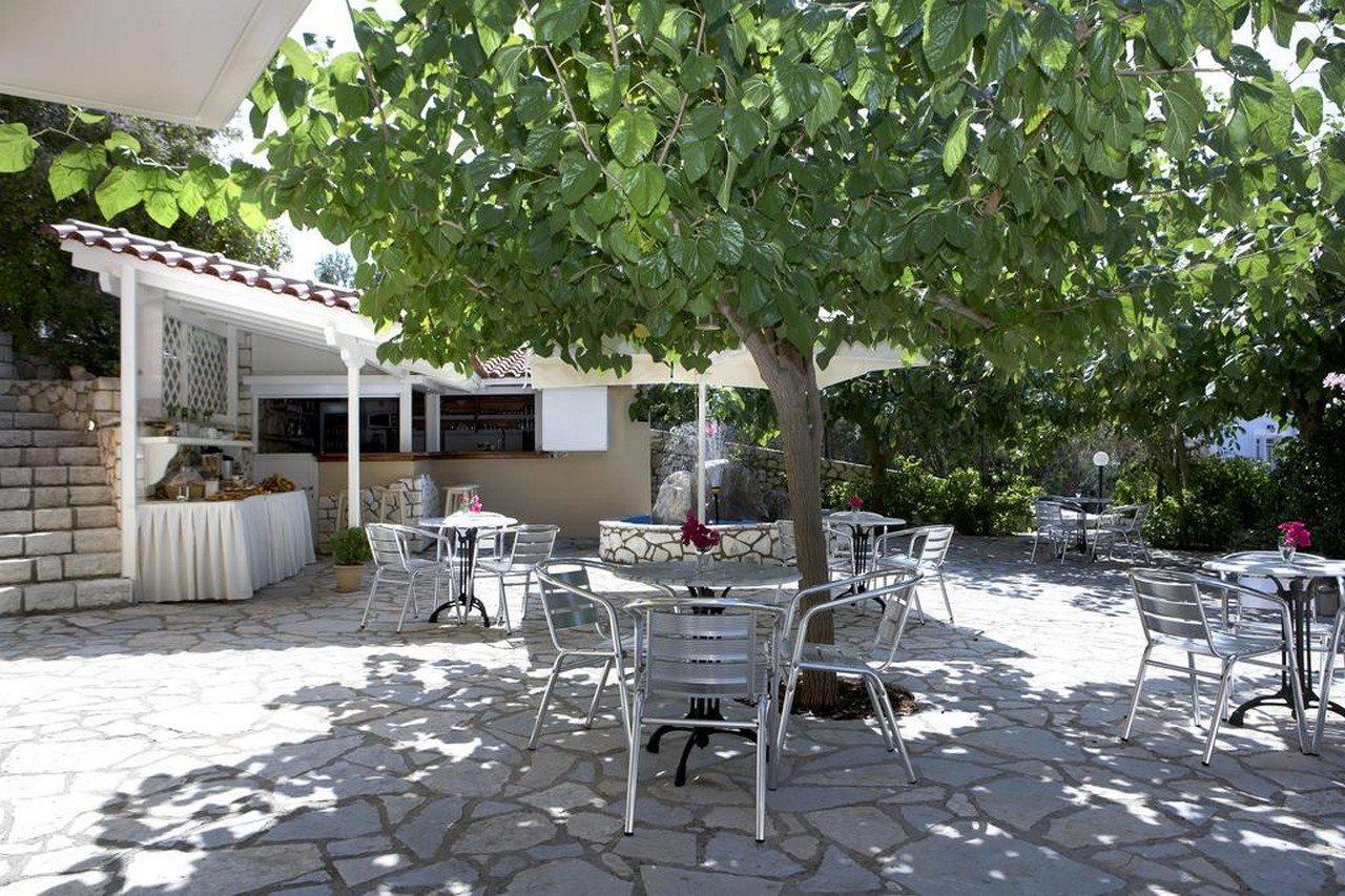 Dafnoudi Hotel Apartments Antipata Kültér fotó