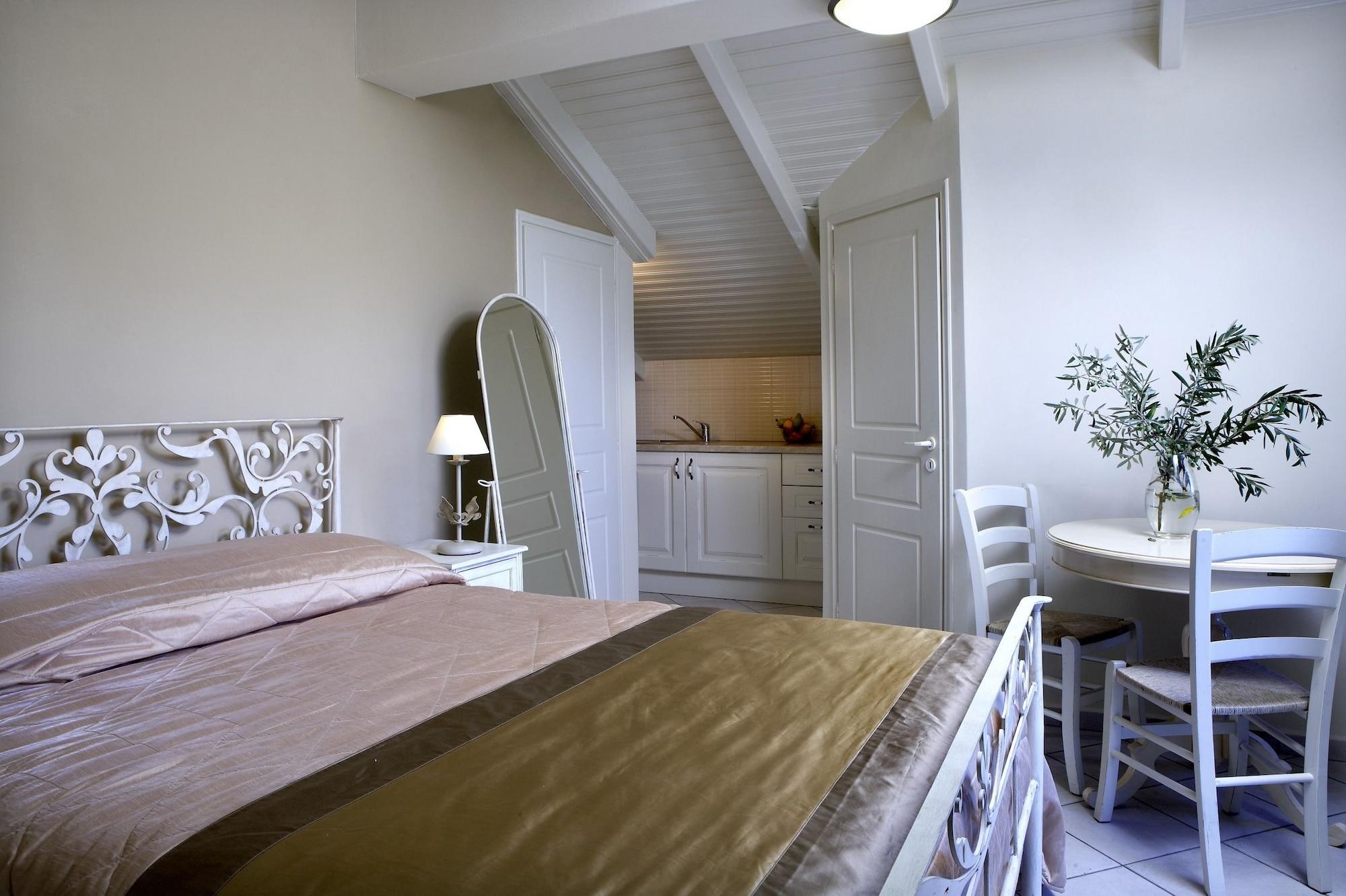 Dafnoudi Hotel Apartments Antipata Kültér fotó