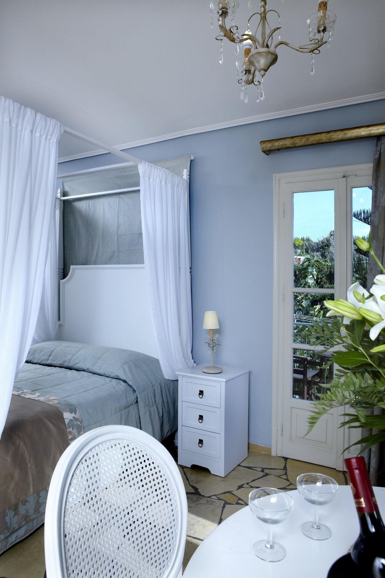 Dafnoudi Hotel Apartments Antipata Kültér fotó