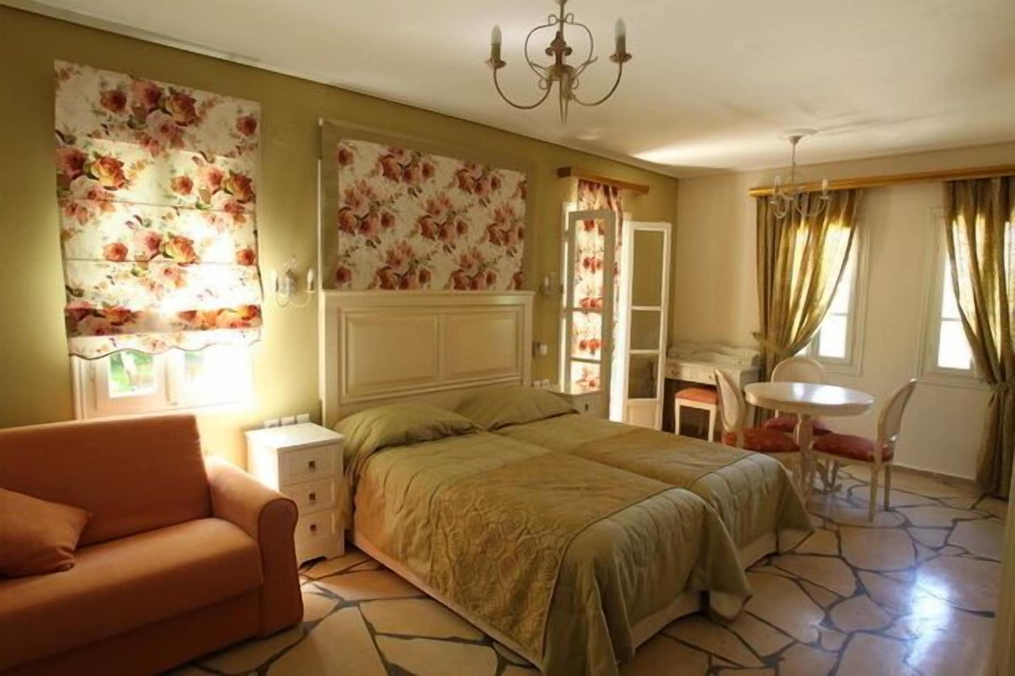Dafnoudi Hotel Apartments Antipata Kültér fotó
