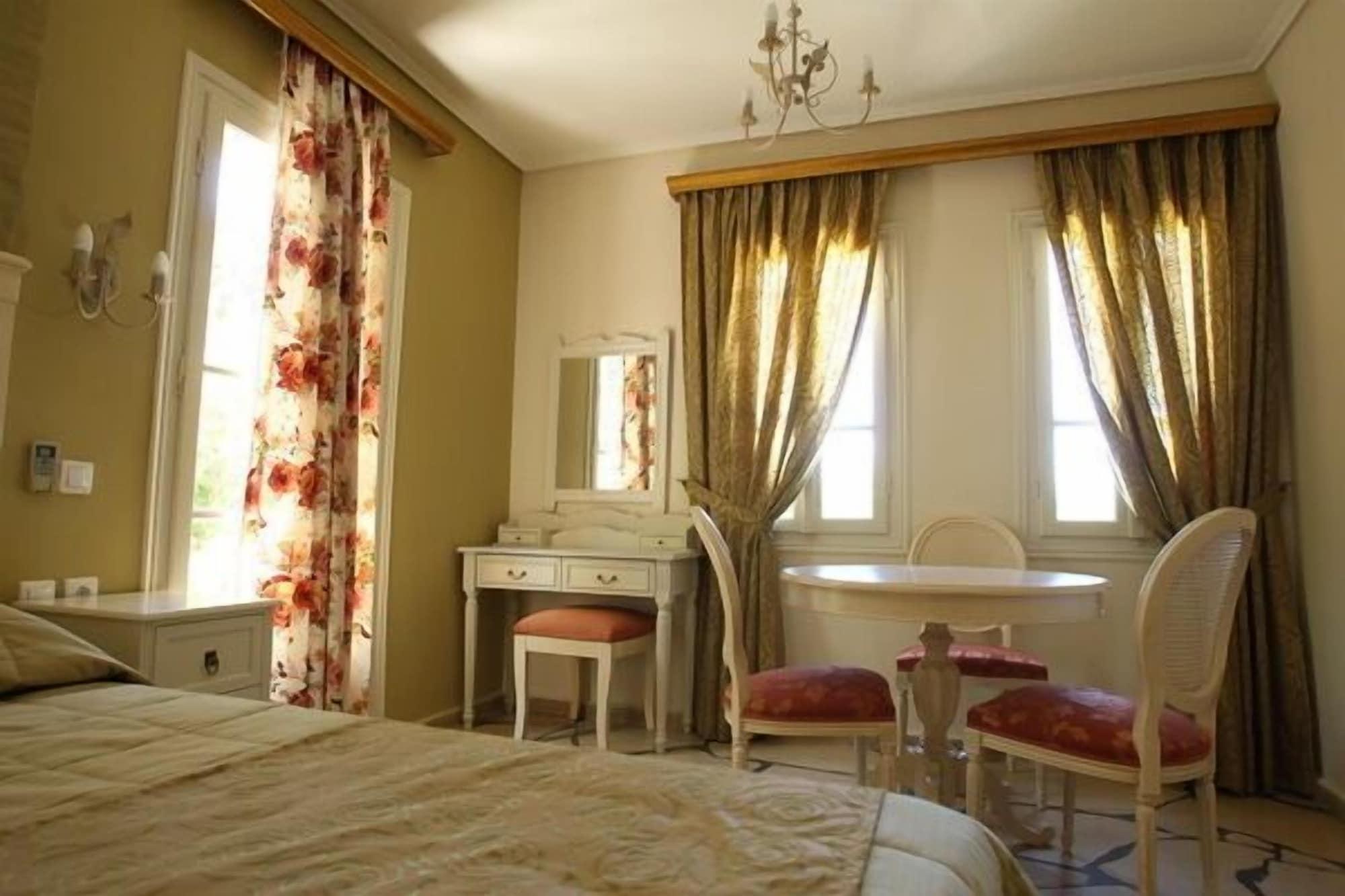Dafnoudi Hotel Apartments Antipata Kültér fotó