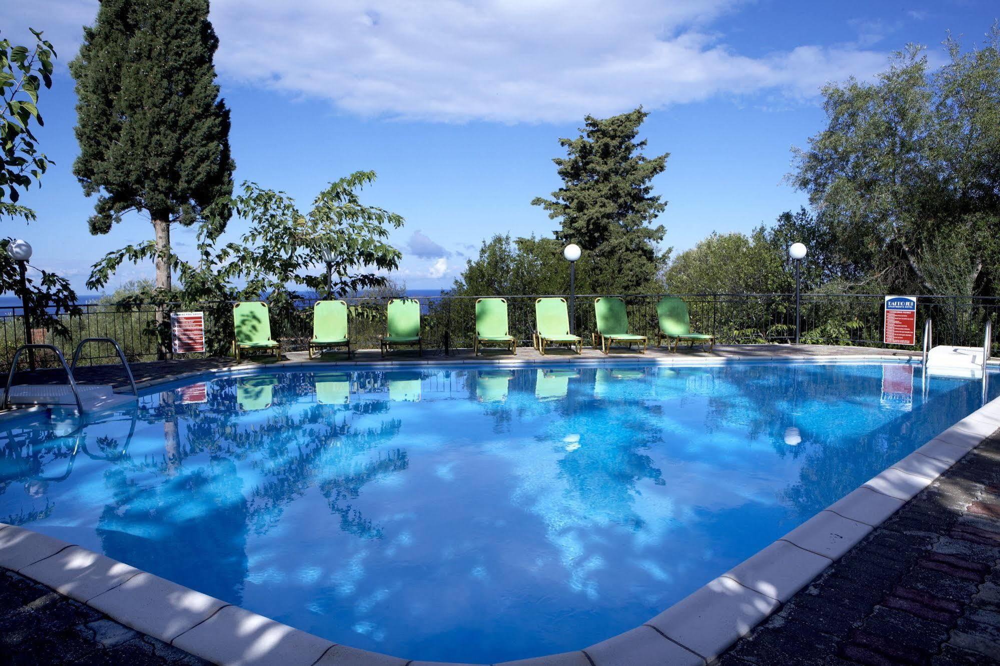 Dafnoudi Hotel Apartments Antipata Kültér fotó