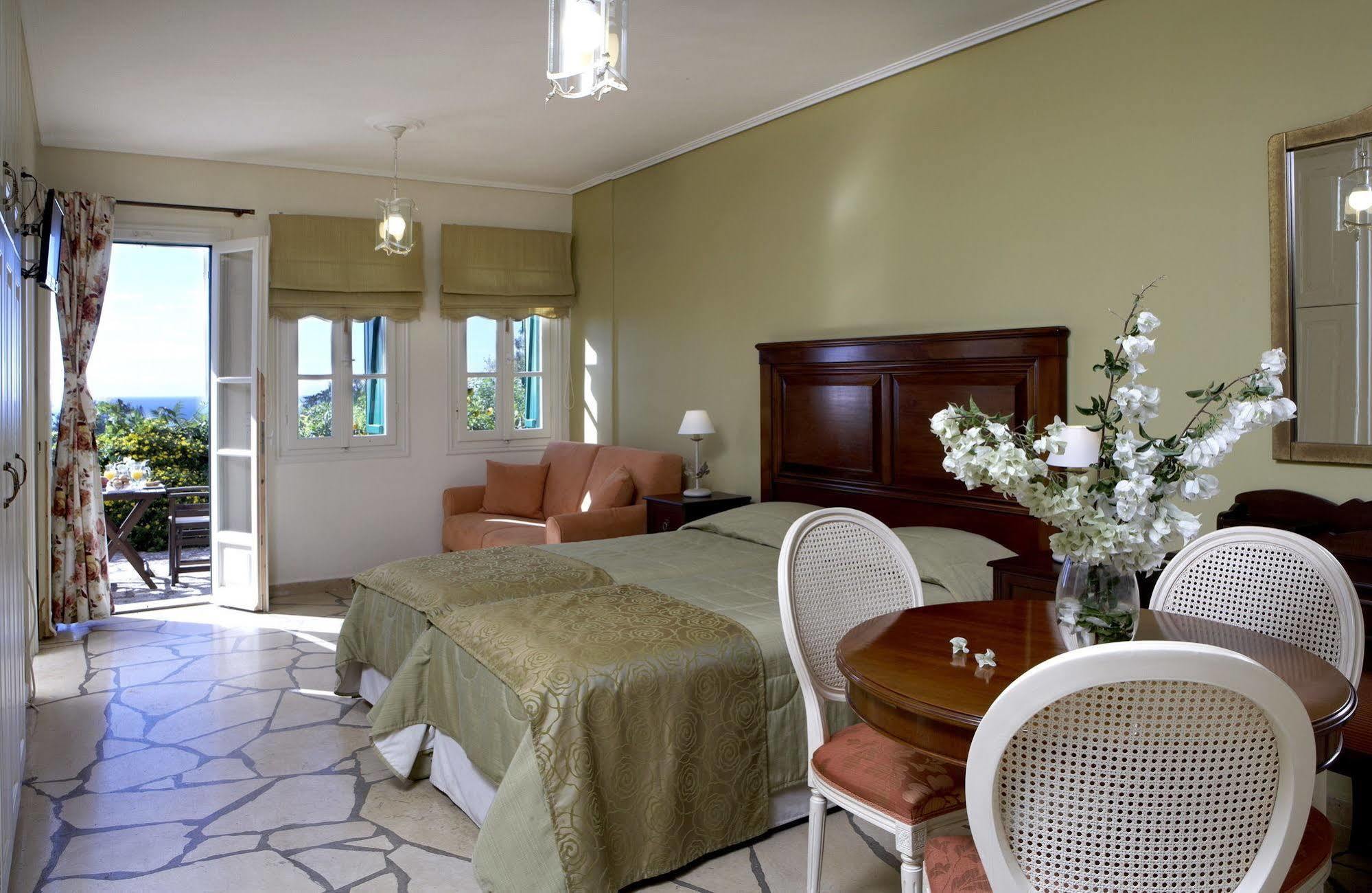 Dafnoudi Hotel Apartments Antipata Kültér fotó