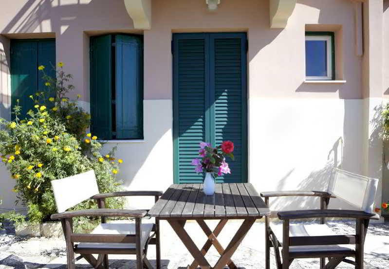 Dafnoudi Hotel Apartments Antipata Kültér fotó